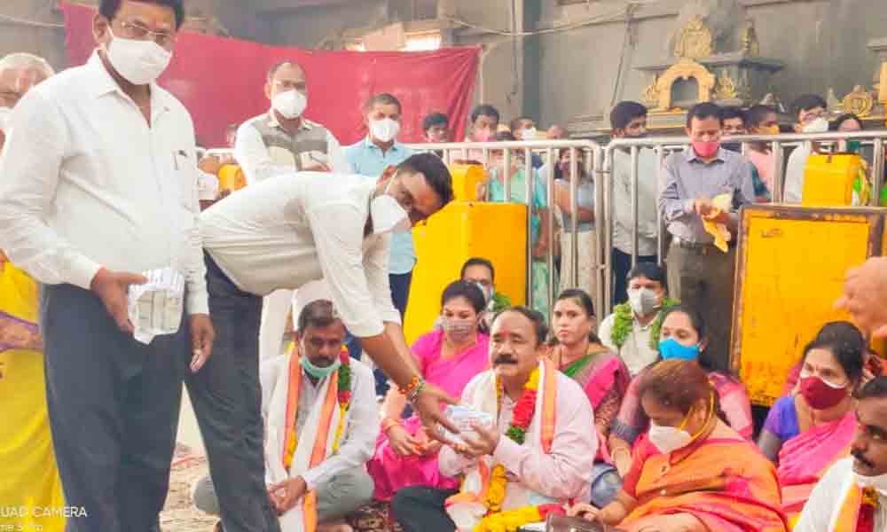 Yadadri | యాదగిరీశుడి సేవలో బాలల హక్కుల కమిషన్‌ చైర్మన్‌