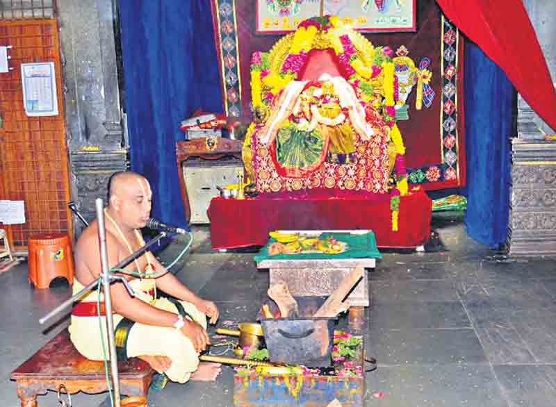 ఆంజనోనే యస్వామికి ఆకుపూజ