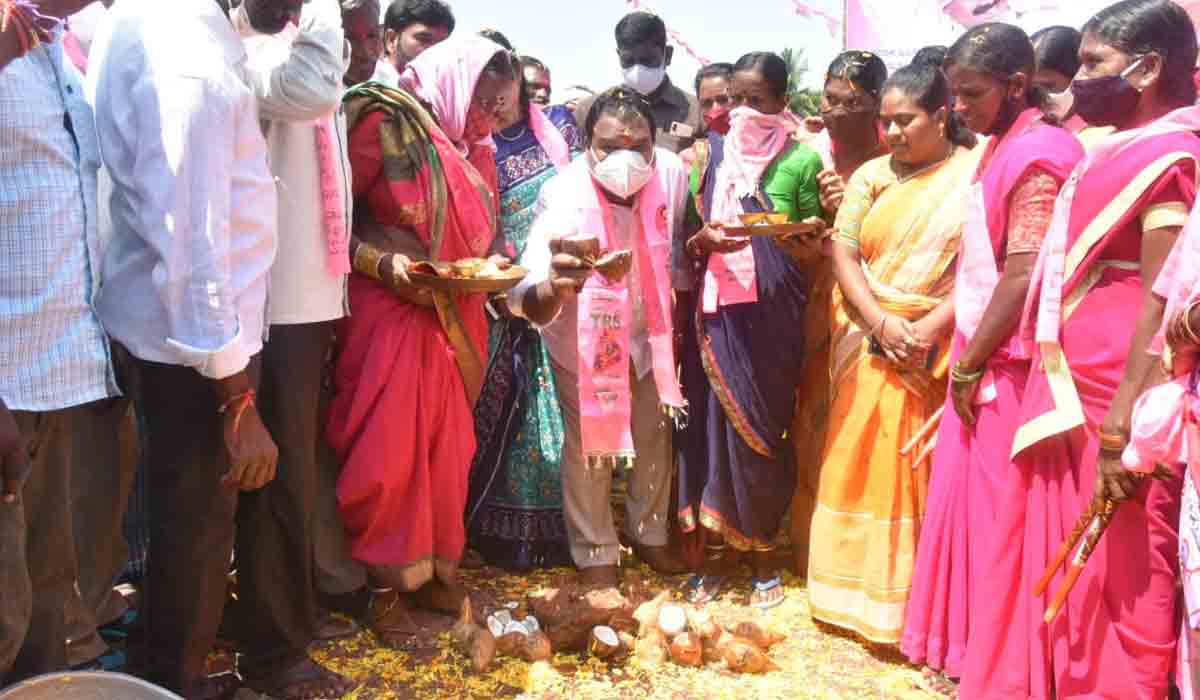 Huzurabad | కోర‌ప‌ల్లి గ్రామంలో యాద‌వ క‌మ్యూనిటీ భ‌వ‌నానికి శంకుస్థాప‌న‌