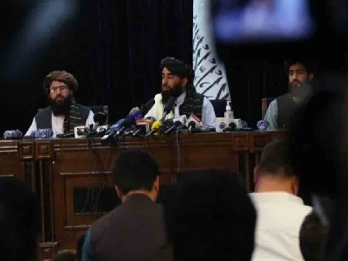 మహిళా ప్రభుత్వ ఉద్యోగులు ఇంట్లోనే ఉండాలి..  తాలిబన్‌ మరిన్ని ఆంక్షలు