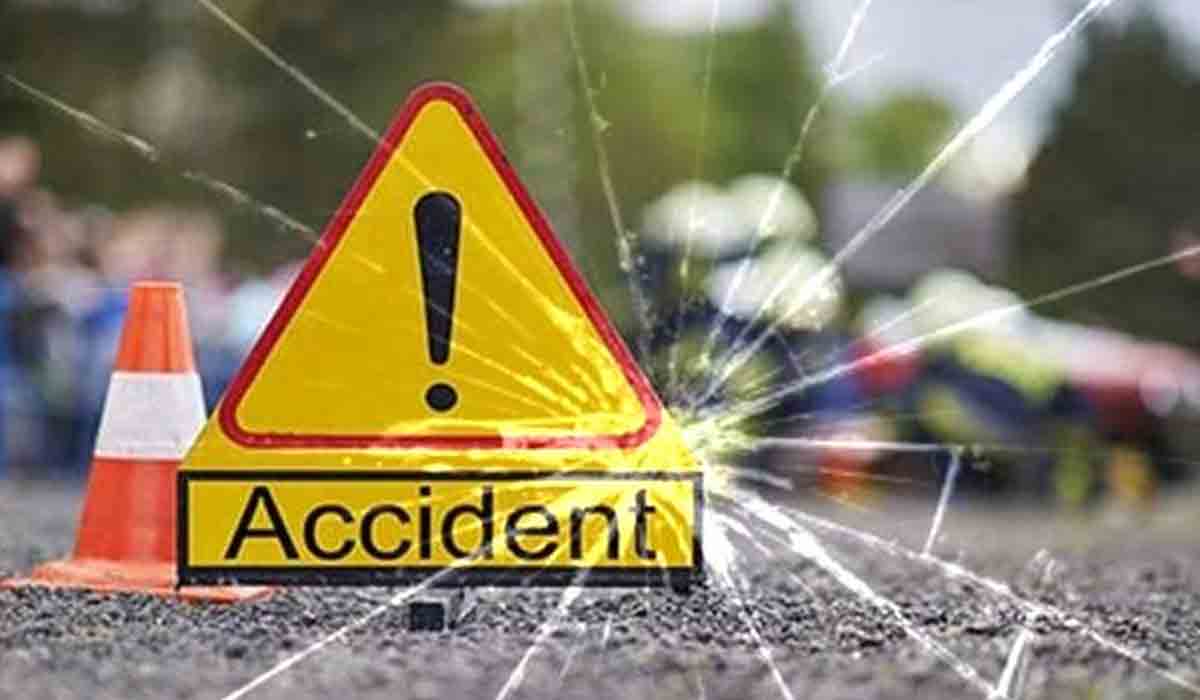 Bus Overturns | ఖమ్మంలో పెళ్లి బస్సు బోల్తా.. 23 మందికి గాయాలు