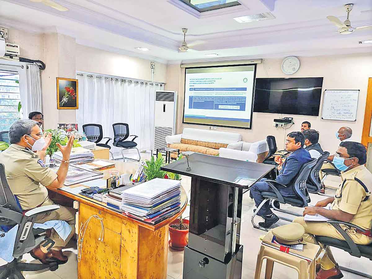 టెక్నాలజీతో రోడ్డు ప్రమాదాలకు చెక్‌