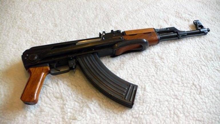 ఉగ్ర‌వాదుల నుంచి వ‌యాగ్ర‌, గ‌న్స్‌, ఆయుధాలు స్వాధీనం!