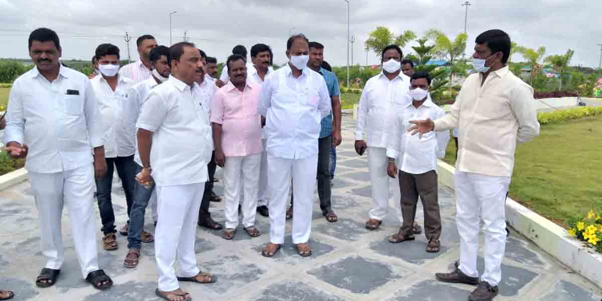 ప్రజలకు ఆహ్లాదాన్నికలిగించడానికే పార్కుల నిర్మాణం