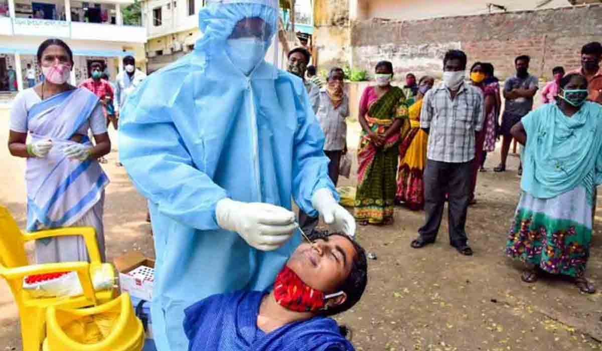 కేరళలో రోజుకు 30వేల కేసులు