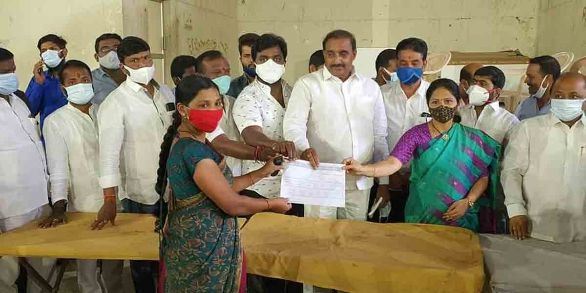 అర్హులందరికి రేషన్‌ కార్డులు : ప్రభుత్వ విప్‌ గాంధీ