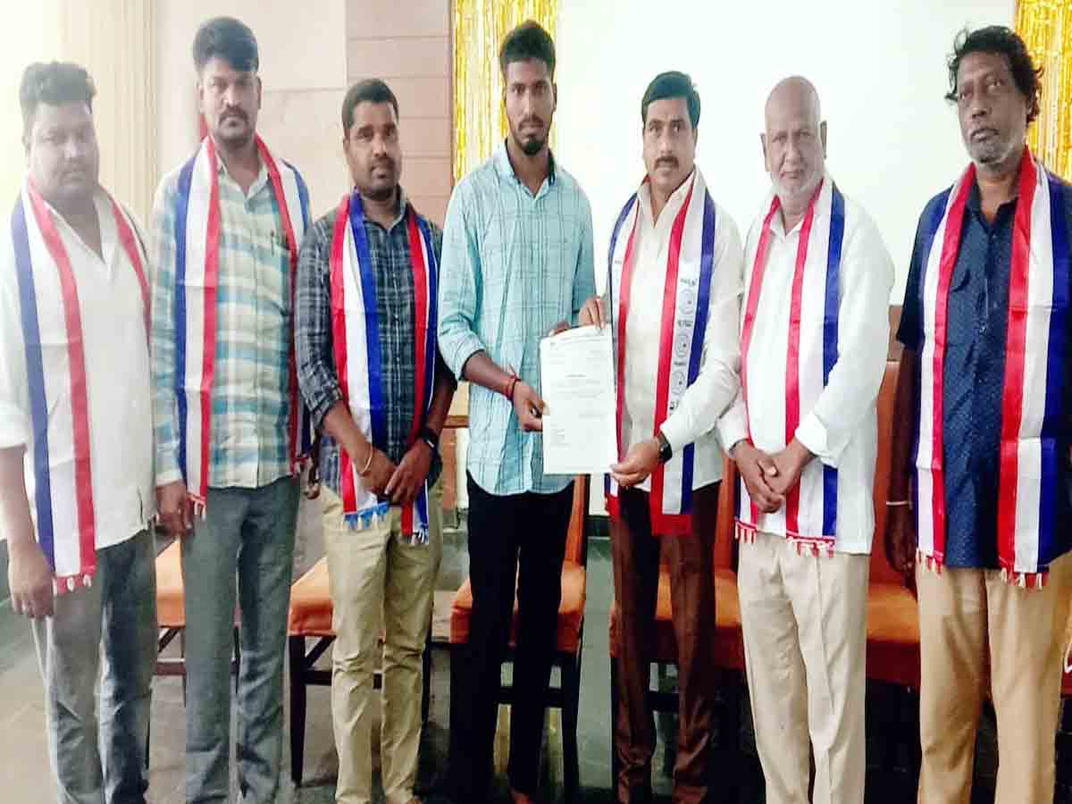 బీసీ విద్యార్థి సంఘం అధ్యక్షునిగా శ్రీకాంత్…