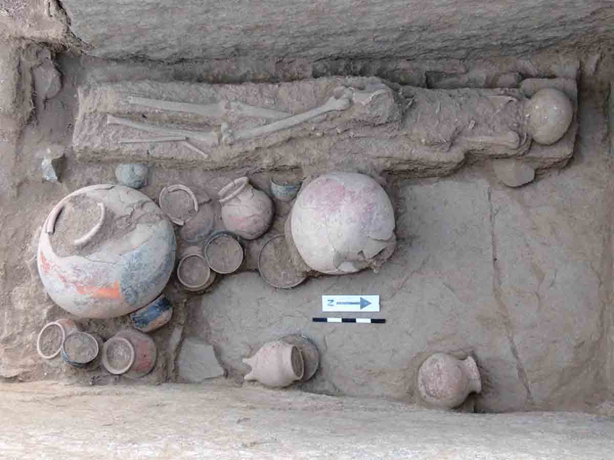 రాక్షస గూళ్ళు పూర్వీకుల ఆనవాళ్ళు