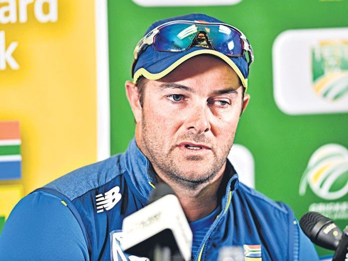 మార్క్‌ బౌచర్‌ క్షమాపణలు