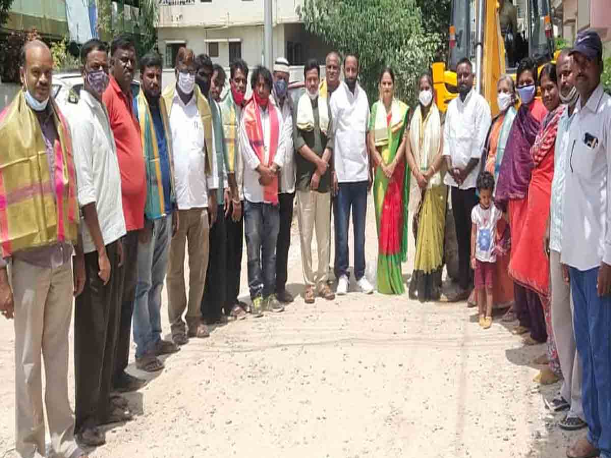 సీసీ రోడ్డు నిర్మాణ పనుల ప్రారంభం..