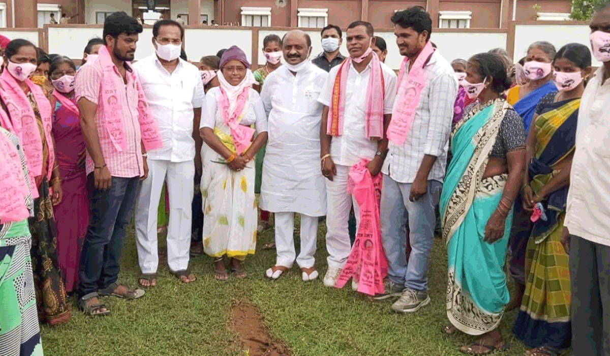 Huzurabad | క‌మ‌లాపూర్ మండ‌లంలో బీజేపీకి షాక్