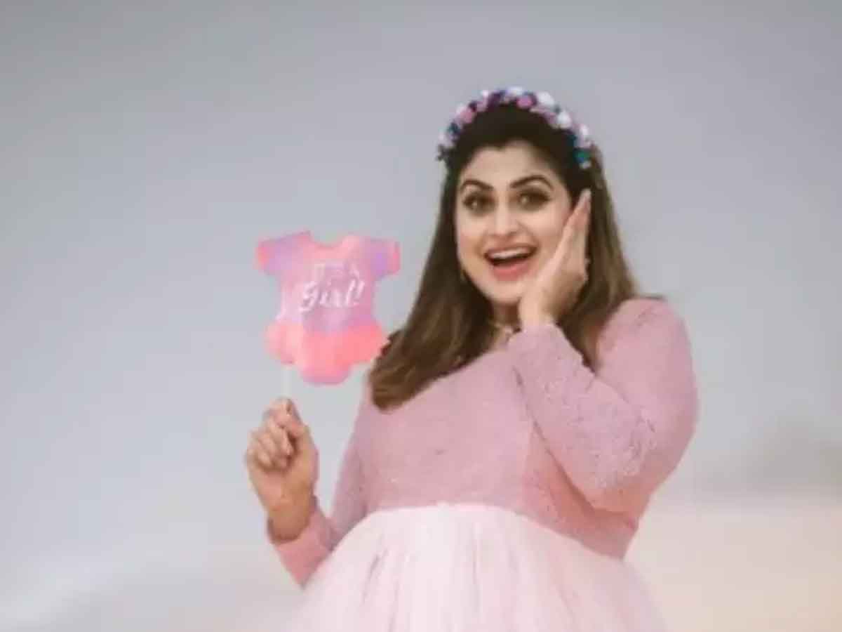 ఆడ‌బిడ్డ‌కు జ‌న్మ‌నిచ్చిన చైత్రా రాయ్