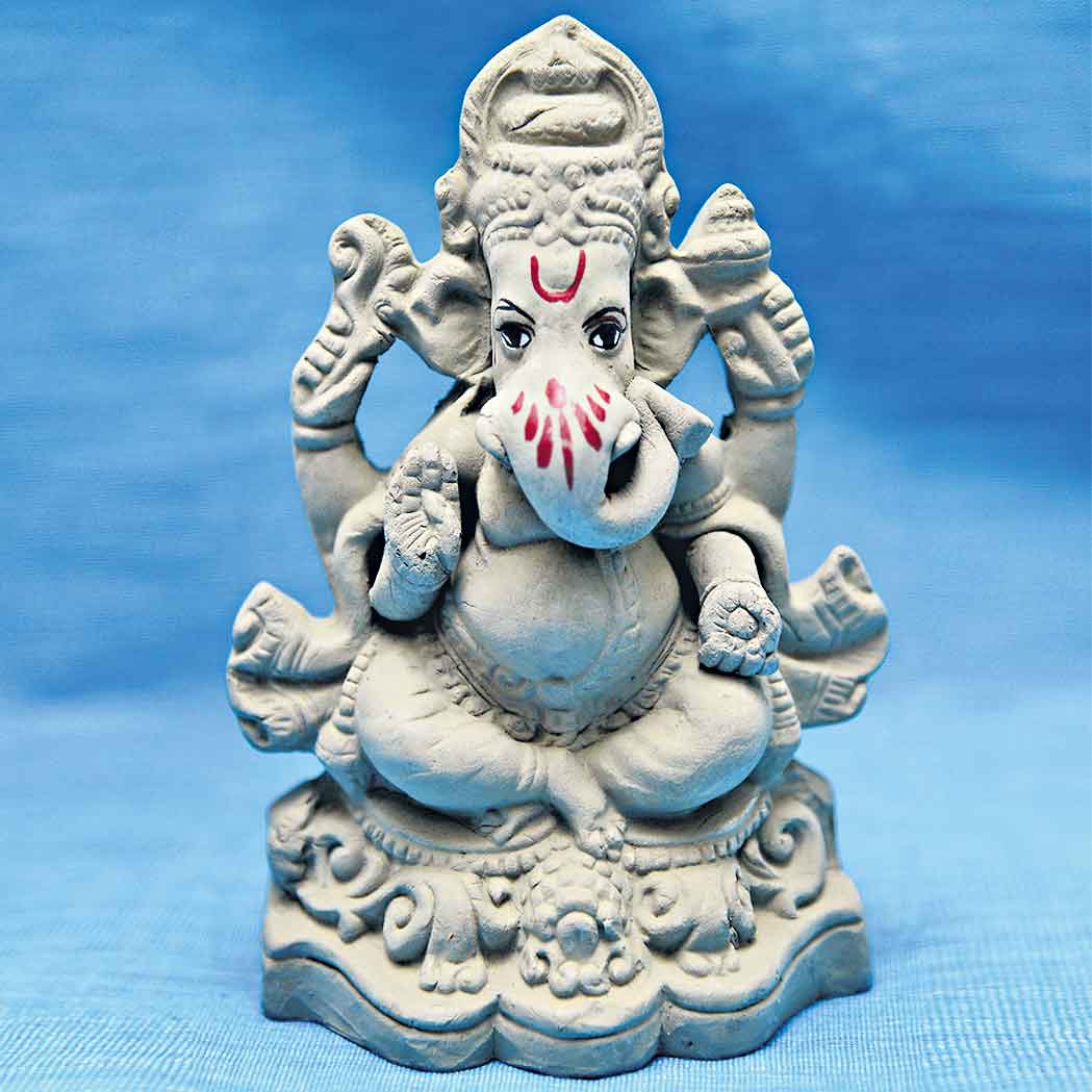 వినాయక ఉత్సవాలు ఇండ్లకే పరిమితం