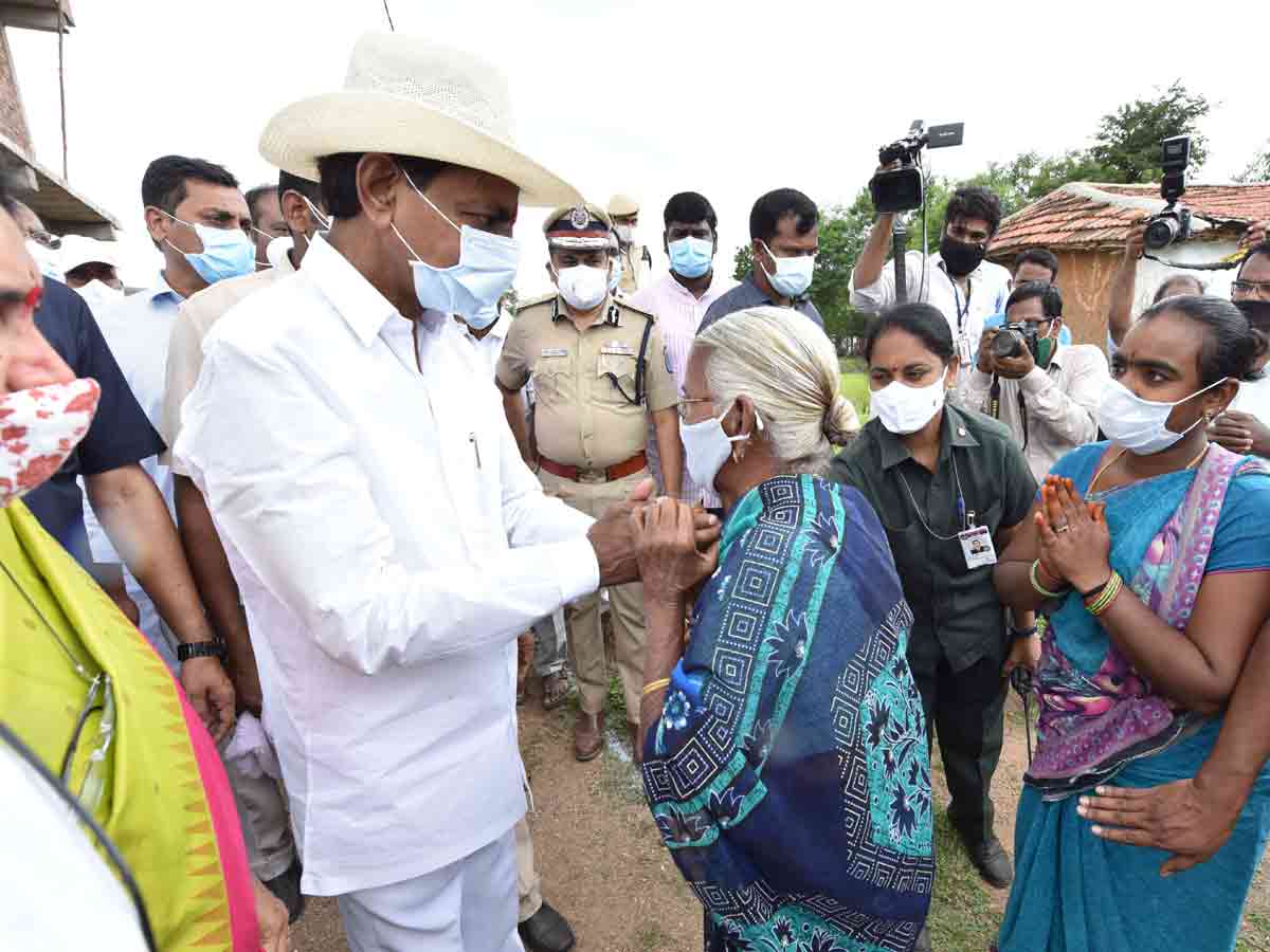 Vasalamarri: వాసాలమర్రిలో సీఎం కేసీఆర్ పర్యటన ఫొటోలు