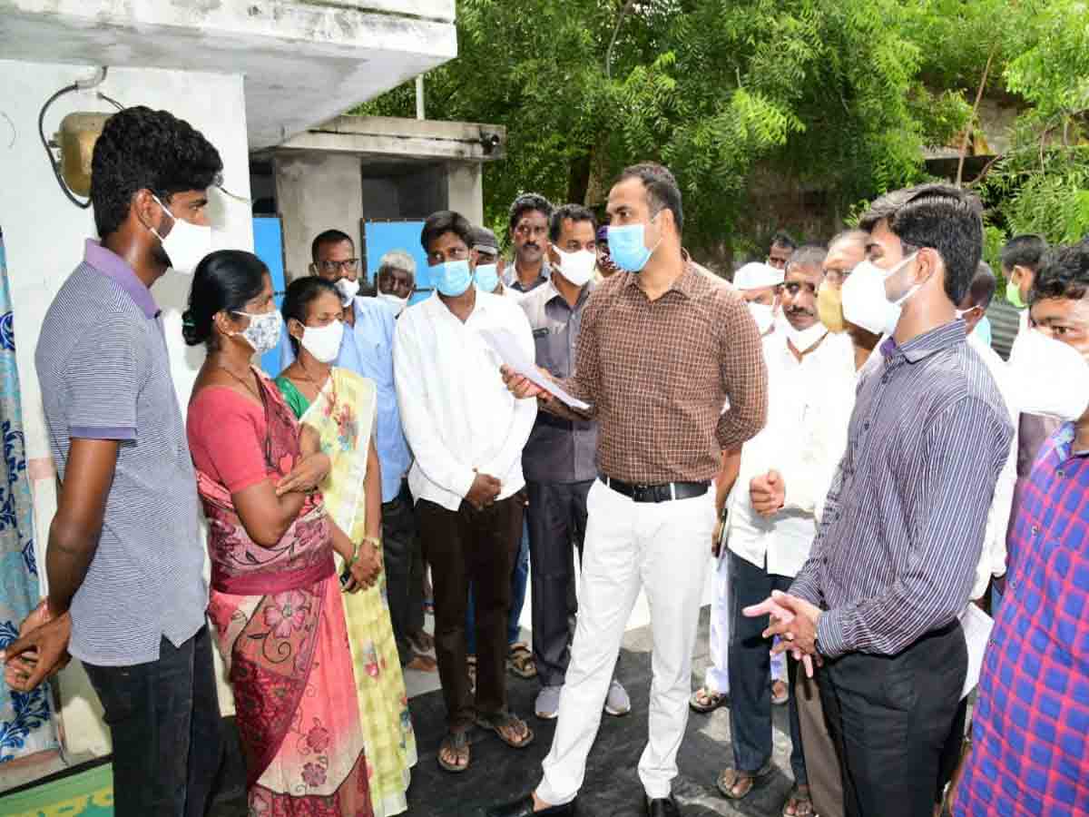 Huzurabad | దళితులు ఆర్థికంగా ఎదిగేందుకే దళితబంధు: కలెక్టర్ ఆర్వీ. కర్ణన్