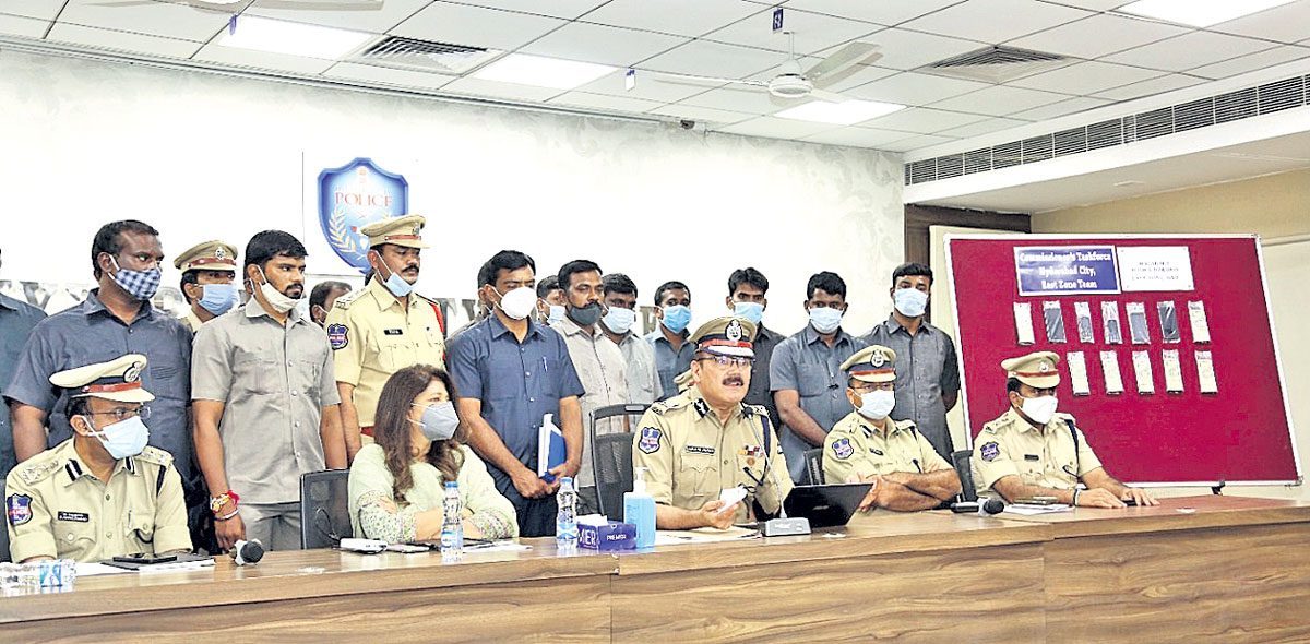 పనికి కుదిరి.. ఇంటికి కన్నం..