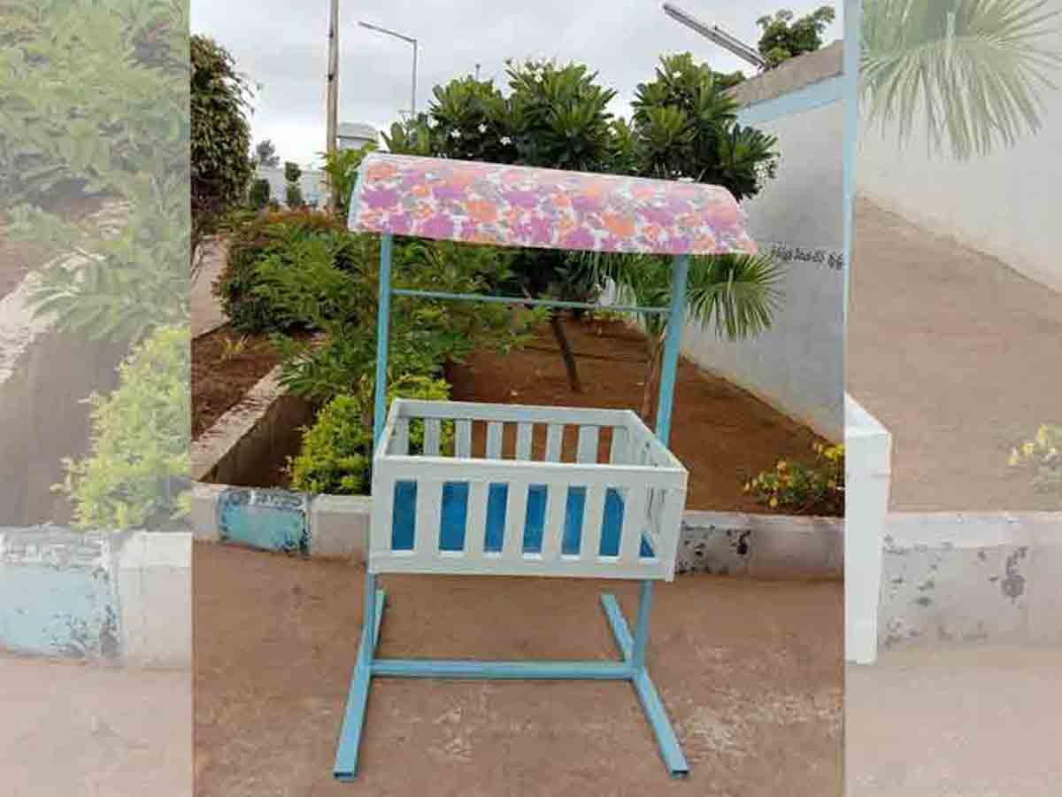 శిశుగృహ‌కు సంగారెడ్డి జిల్లా ఖైదీలు ఊయ‌ల బ‌హూక‌ర‌ణ‌
