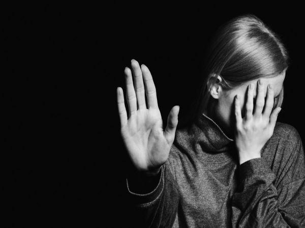 కీచ‌క కోచ్ : కూల్‌డ్రింక్‌లో మ‌త్తుమందు క‌లిపి మ‌హిళ‌పై లైంగిక దాడి