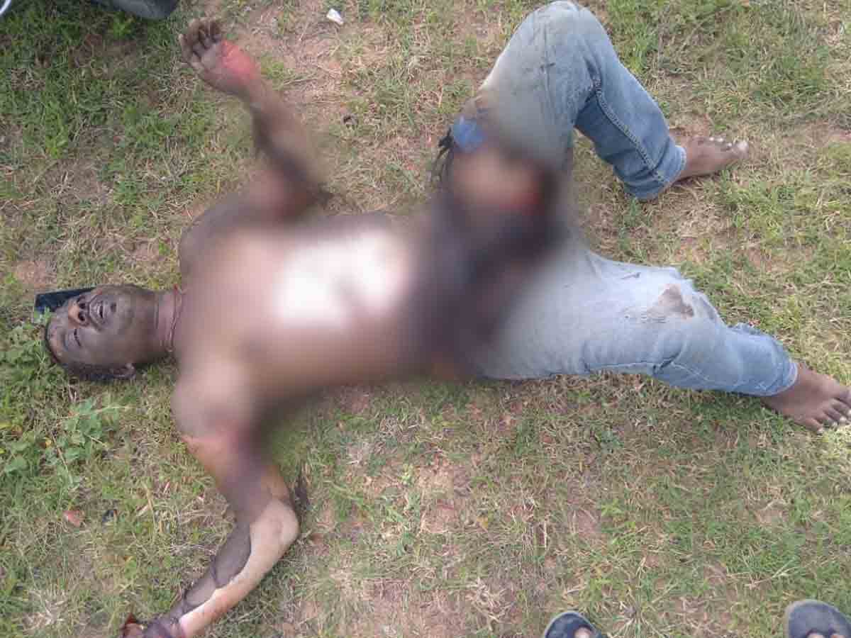 అనుమానాస్పద స్థితిలో మంటల్లో యువకుడు