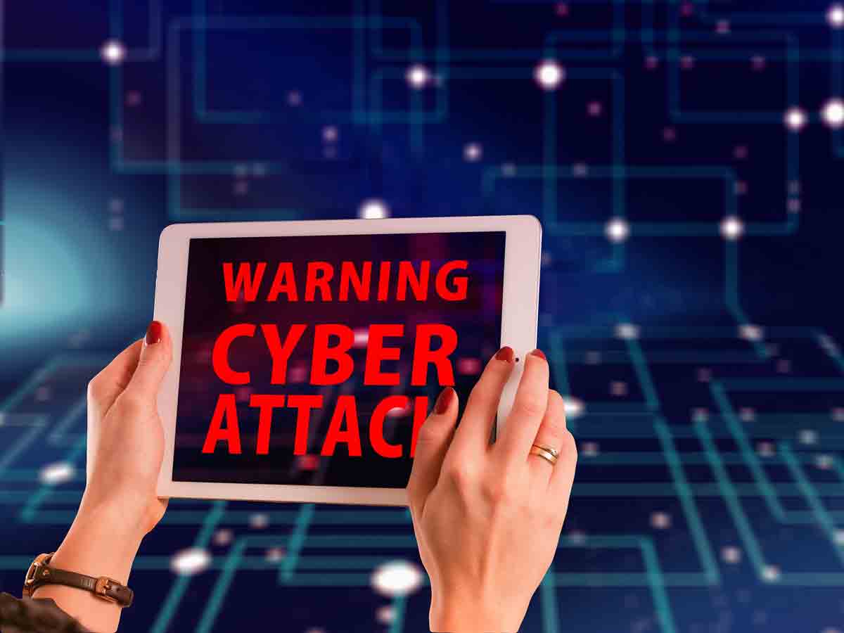 మ‌నుషులకు ఎబోలా, నిఫా, క‌రోనా వైర‌స్‌.. మ‌రి మొబైల్స్‌, కంప్యూట‌ర్ల‌కు వ‌చ్చే వైర‌స్‌ల గురించి తెలుసా?