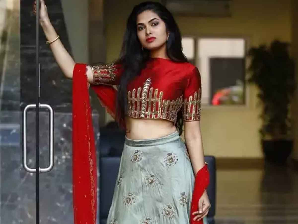 ప్ర‌భాస్‌కి ఐ ల‌వ్ యూ మెసేజ్‌.. బిగ్ బాస్ బ్యూటీ షాకింగ్ కామెంట్స్‌