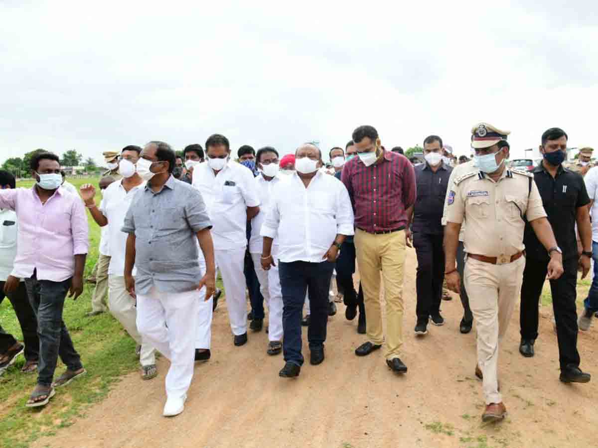 హుజూరాబాద్‌లో లక్ష మందితో దళిత బంధు బహిరంగ సభ : మంత్రి గంగుల కమలాకర్‌