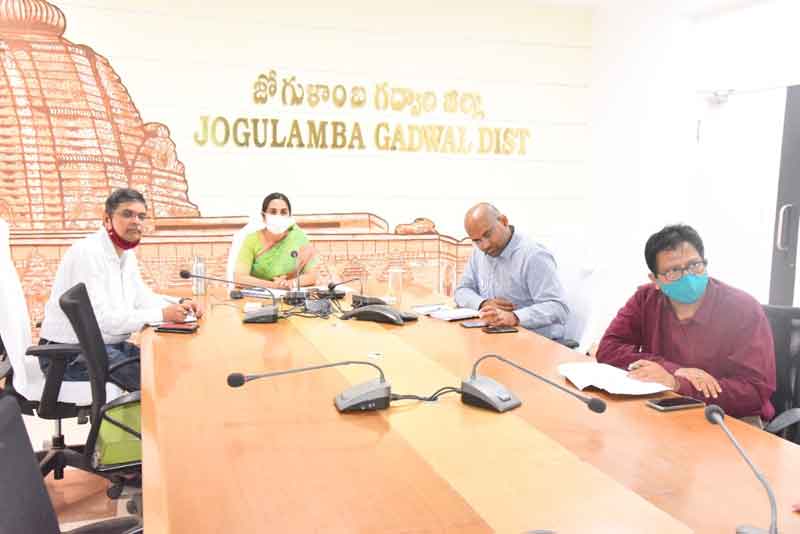 అధికారులు అప్రమత్తంగా ఉండాలి