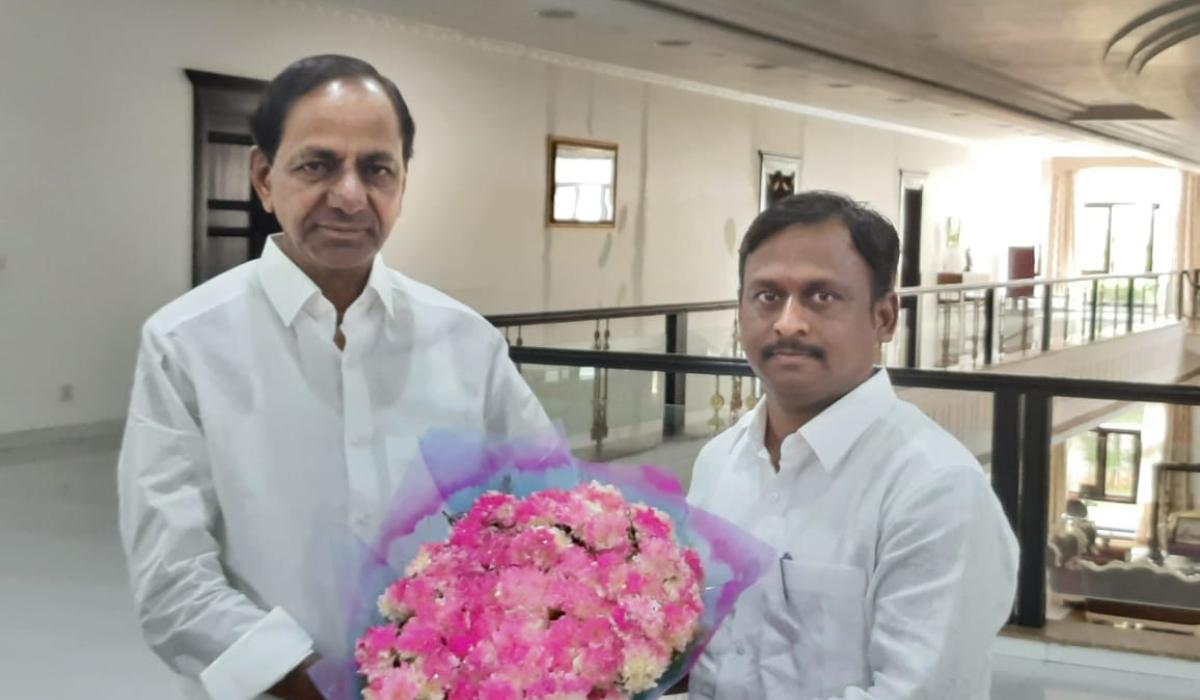 అభయమిదే మిత్రమా! సీఎం కేసీఆర్‌ను కలిసిన గెల్లు శ్రీనివాస్‌ యాదవ్‌