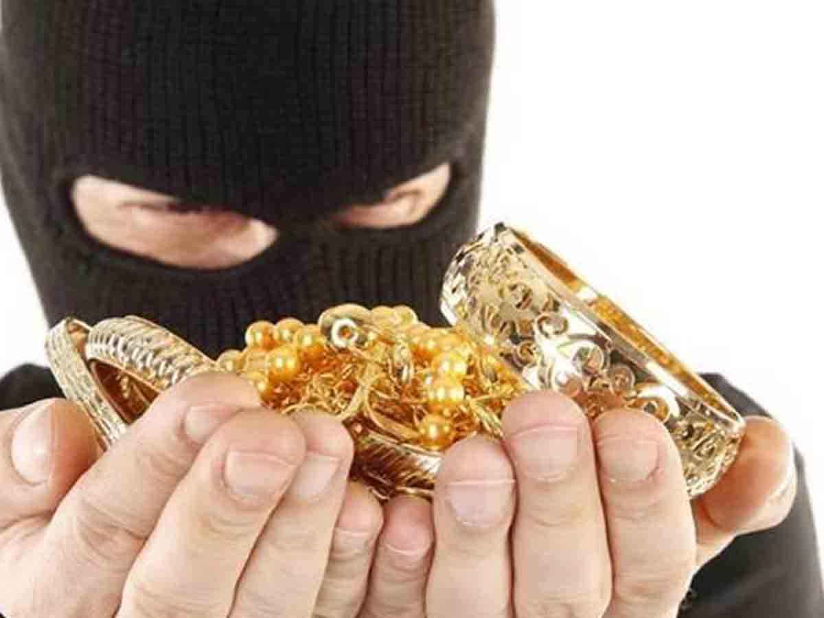 బస్సులో 20 తులాల బంగారు ఆభరణాలు చోరీ