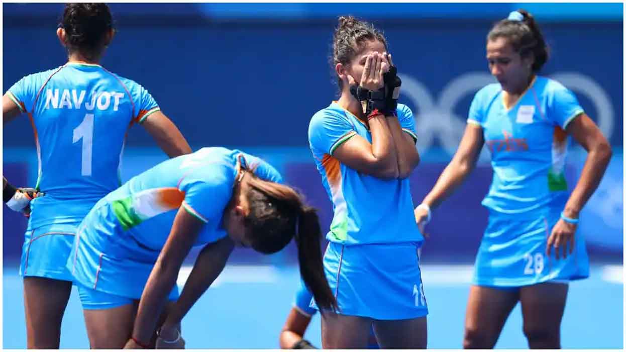 Women’s Hockey: చెదిరిన క‌ల‌.. దుఃఖం ఆపుకోలేక‌పోయిన అమ్మాయిలు.. వీడియో
