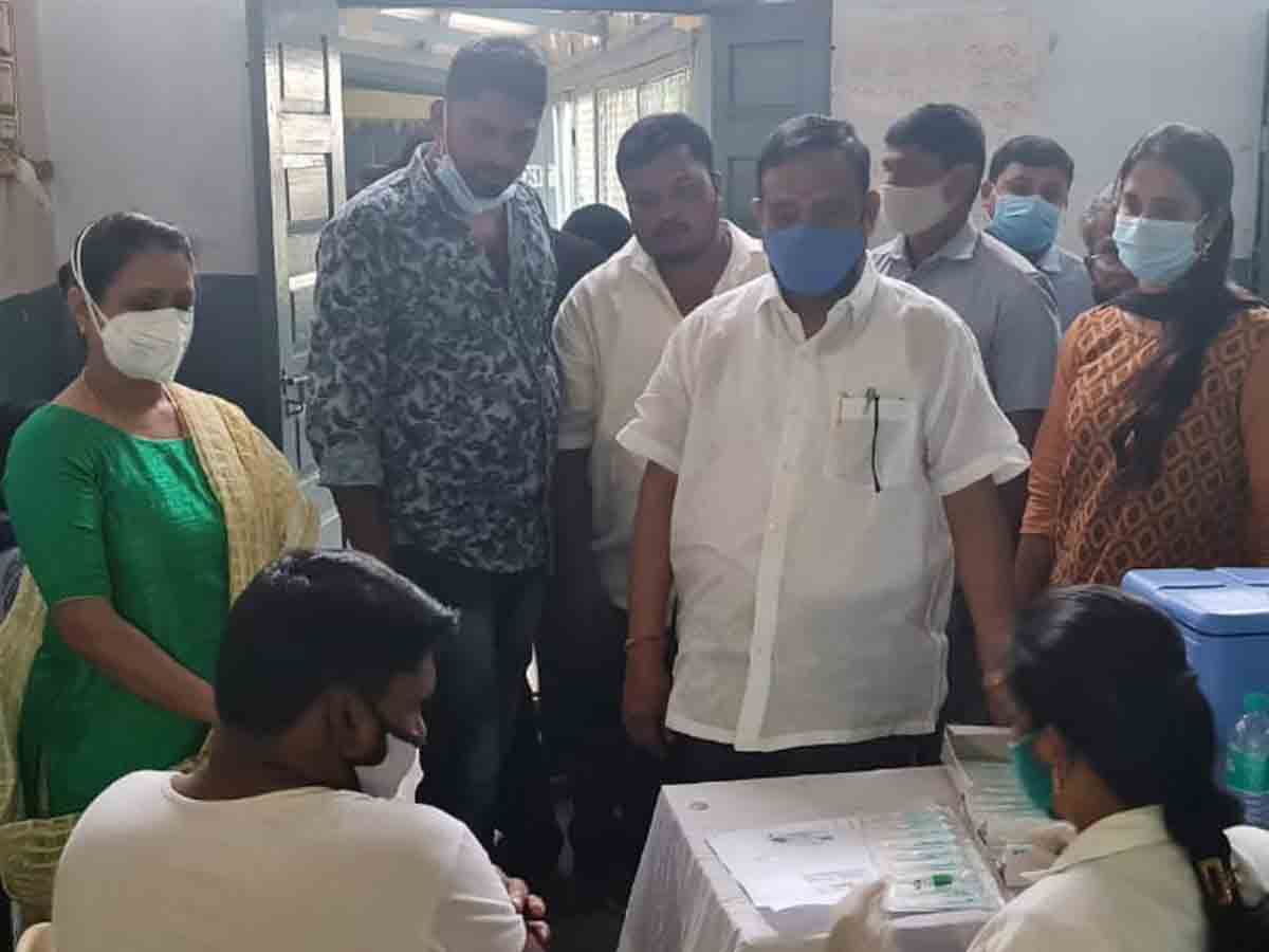 త్వరలో పాఠశాల అభివృద్ధికి నిధుల కేటాయింపు : ఎమ్మెల్యే సాయన్న