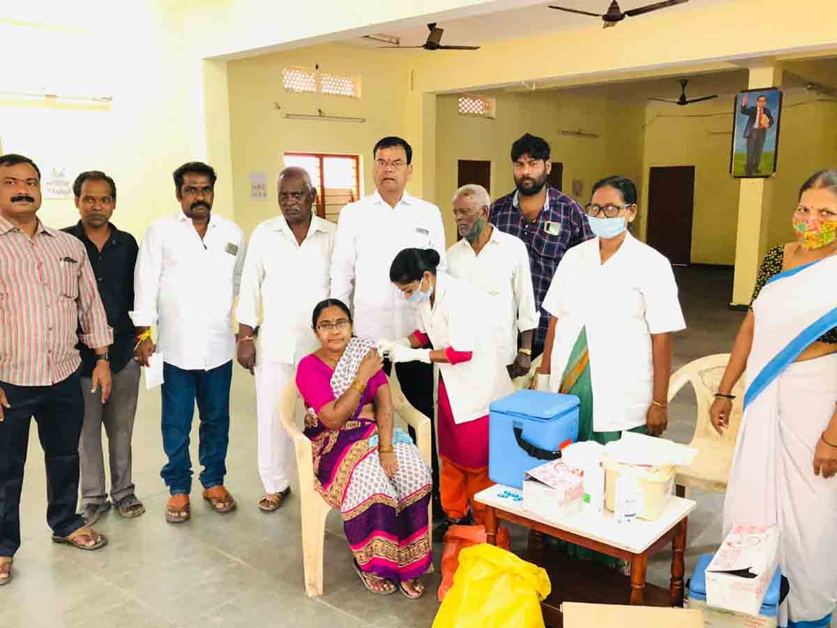 వ్యాక్సినేషన్కు వచ్చేవారు మాస్క్ ధరించాలి : ఎమ్మెల్యే కాలేరు