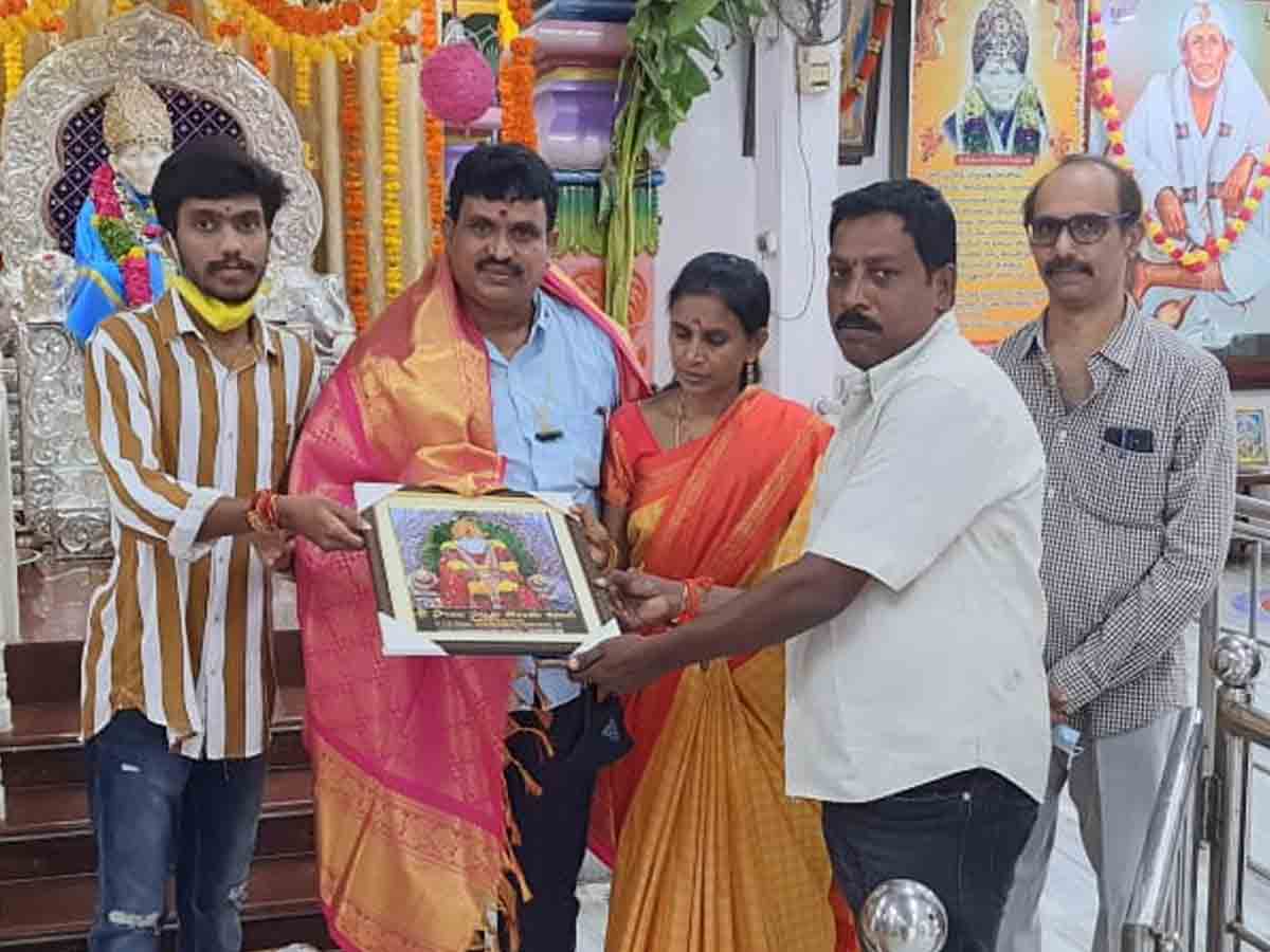 ఫణిగిరి కాలనీ సాయిబాబాను దర్శించుకున్న బోధన్‌ డీఎస్పీ