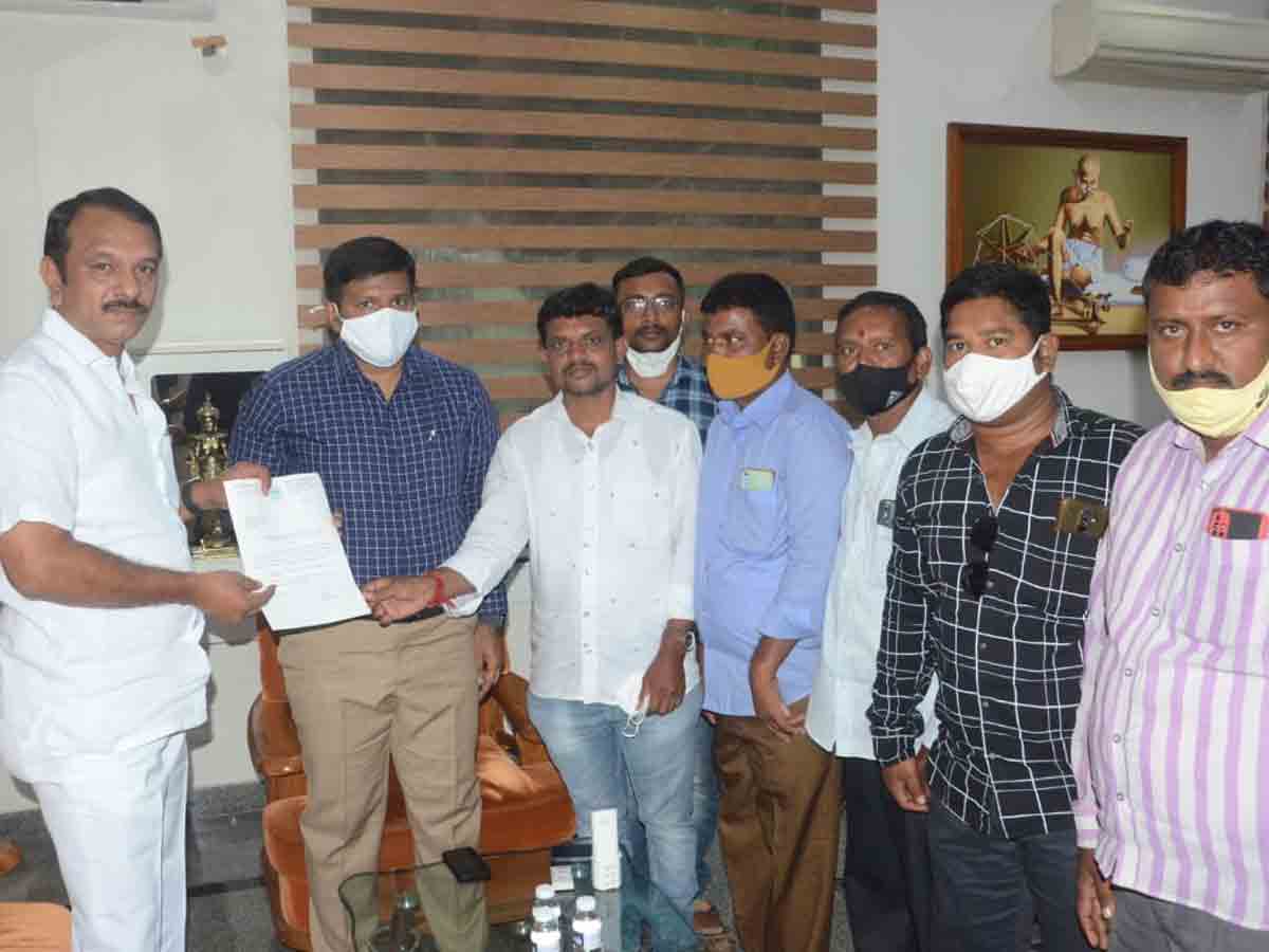 రోషన్‌దౌలా వాసులకు నష్టపరిహారం అందజేస్తాం