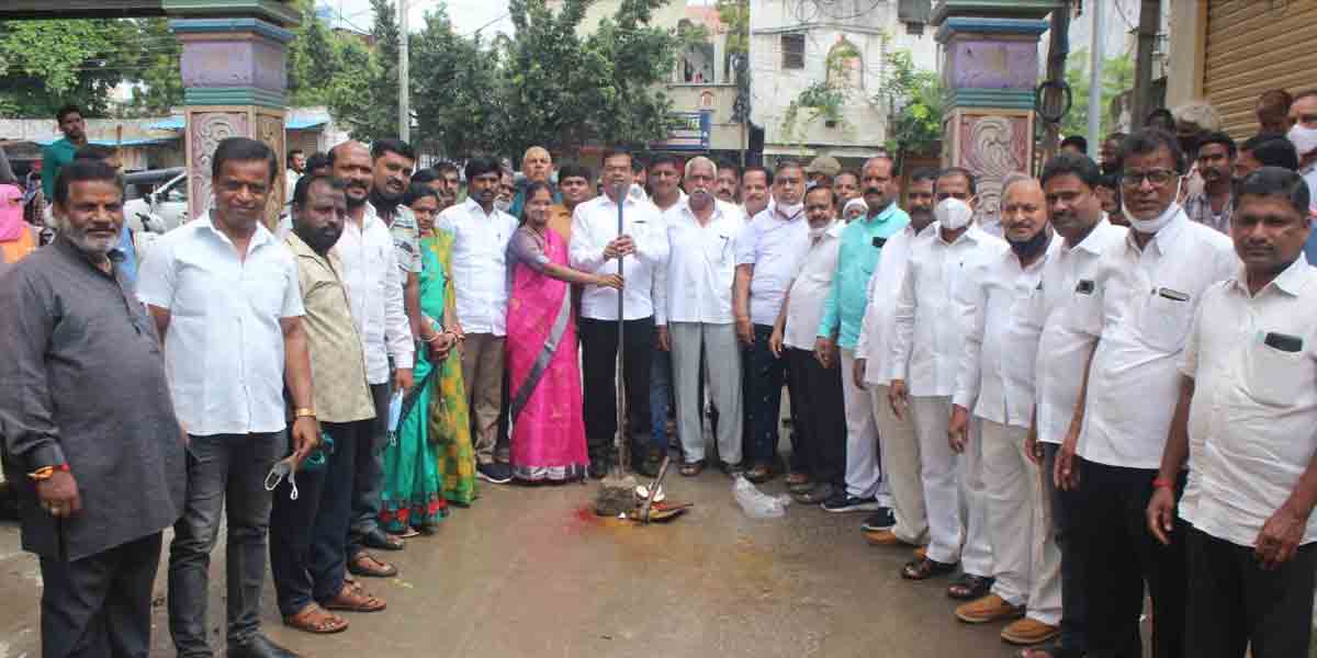 రహదారుల అభివృద్ధికి ప్రత్యేక కృషి : ఎమ్మెల్యే వెంకటేశ్‌