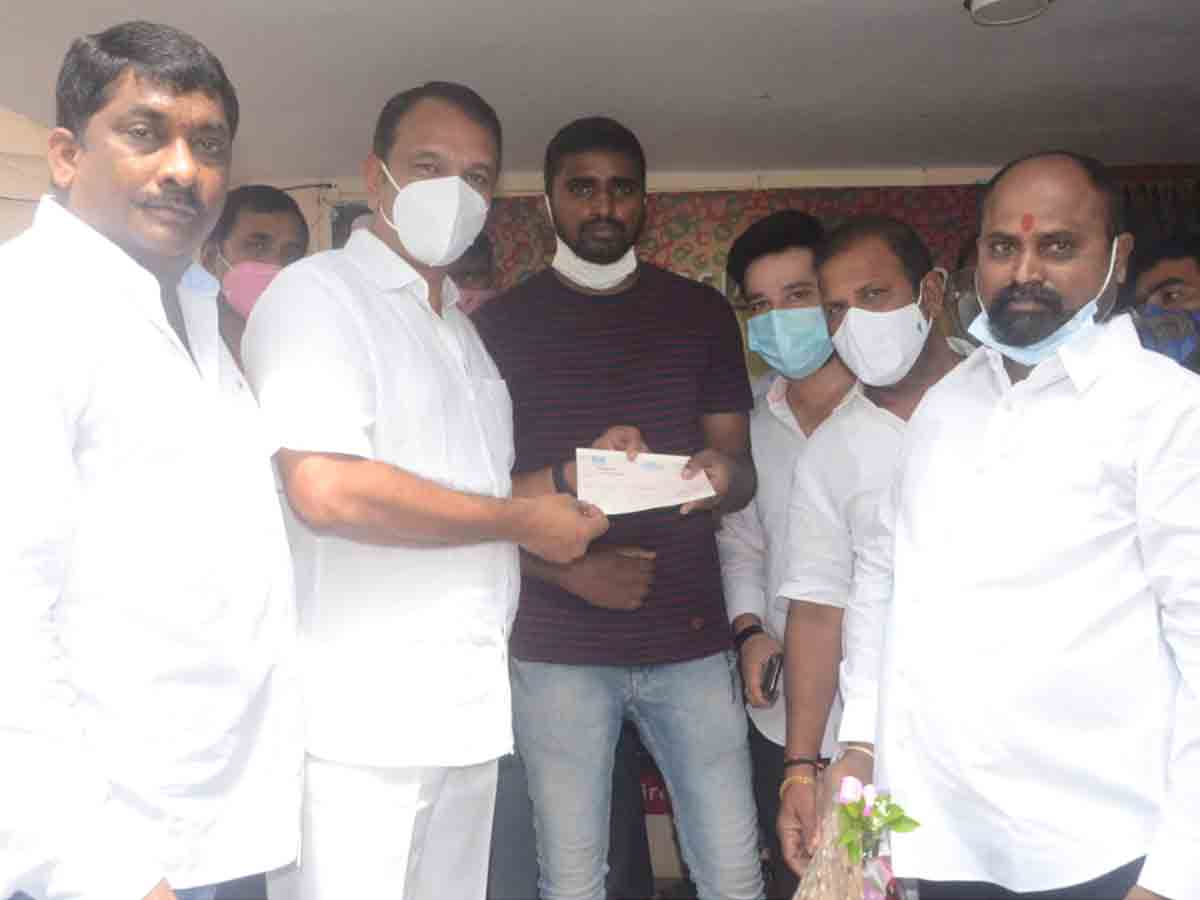 పేదల వైద్యానికి భరోసా సీఎంఆర్‌ఎఫ్‌ : ఎమ్మెల్యే సుధీరెడ్డి