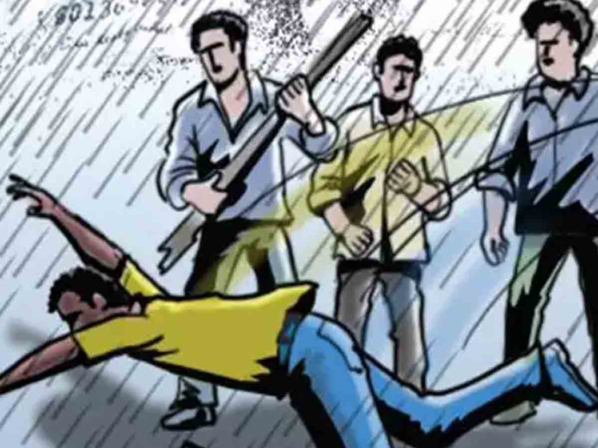 విదేశీ యువకుడిపై దాడికి పాల్పడ్డ వ్యక్తులపై కేసు