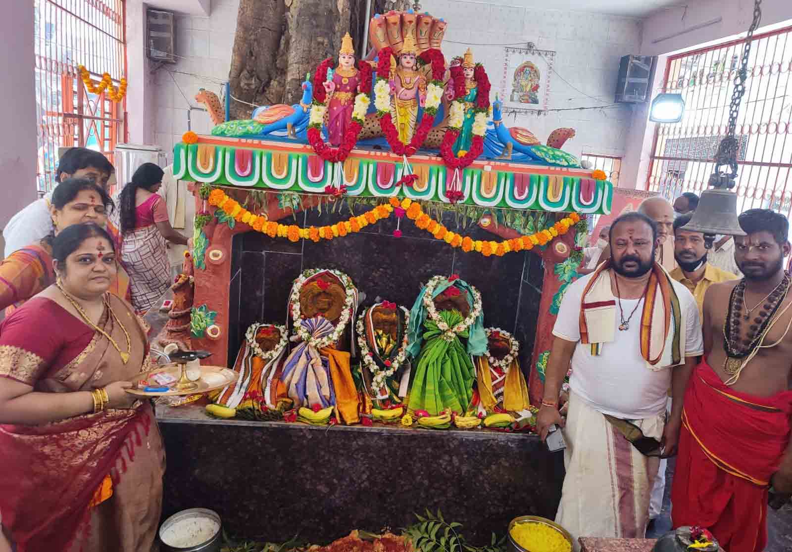 హనుమాన్‌ దేవాలయంలో నాగదేవత విగ్రహ ప్రతిష్టాపన