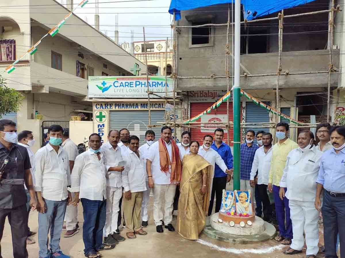 జాతీయ జెండాను ఆవిష్కరించిన ఎమ్మెల్యే దానం