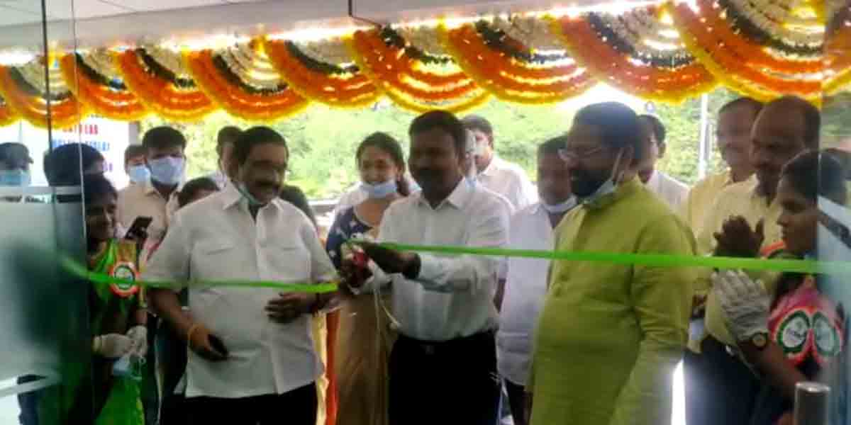 సేవా భావంతో వైద్యం అందించాలి : హెల్త్‌ డైరెక్టర్‌ శ్రీనివాస్‌ రావు