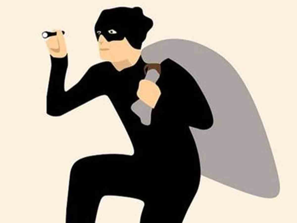 బెట్టింగ్‌ల కోసం అప్పులు.. వాటిని తీర్చేందుకు చోరీ