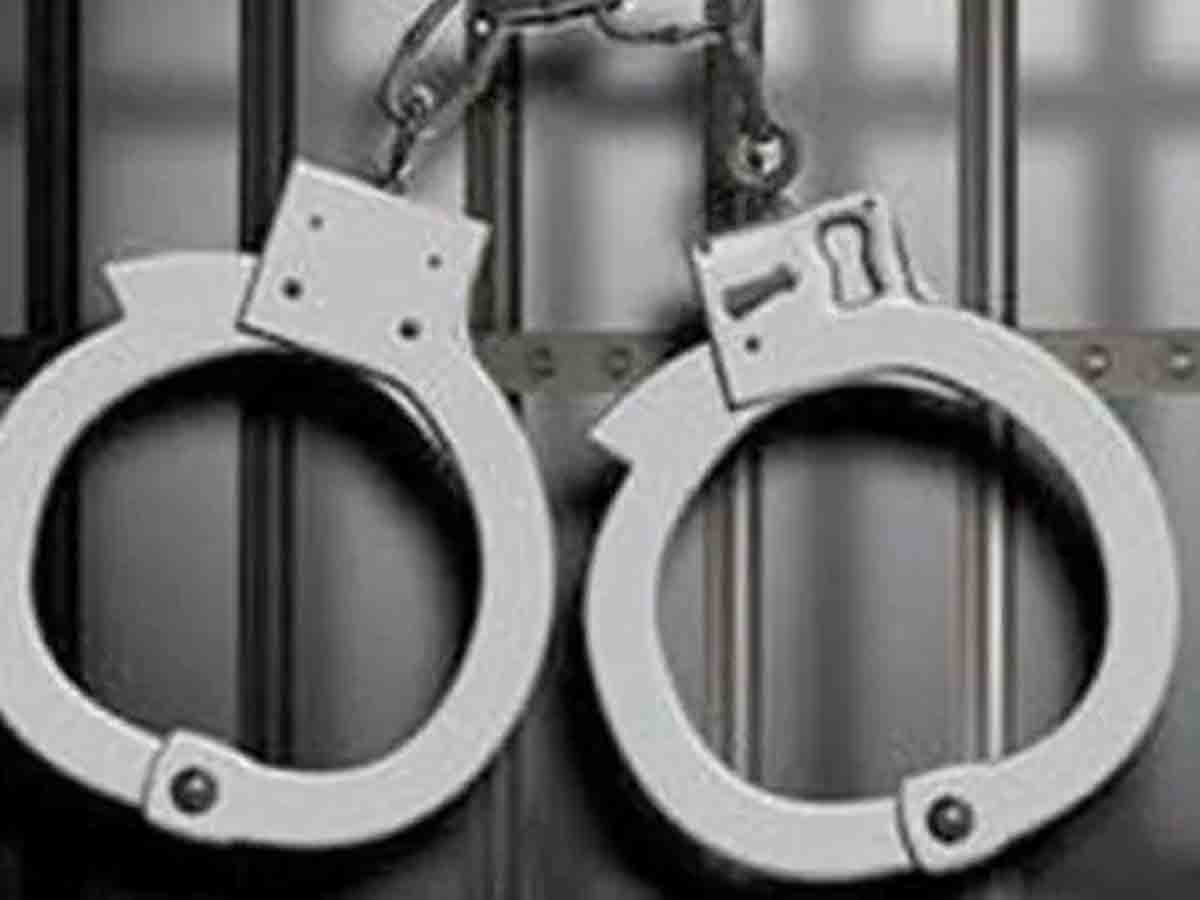 బాలుడిని బెత్తంతో కొట్టిన టీచర్‌..కేసు నమోదు