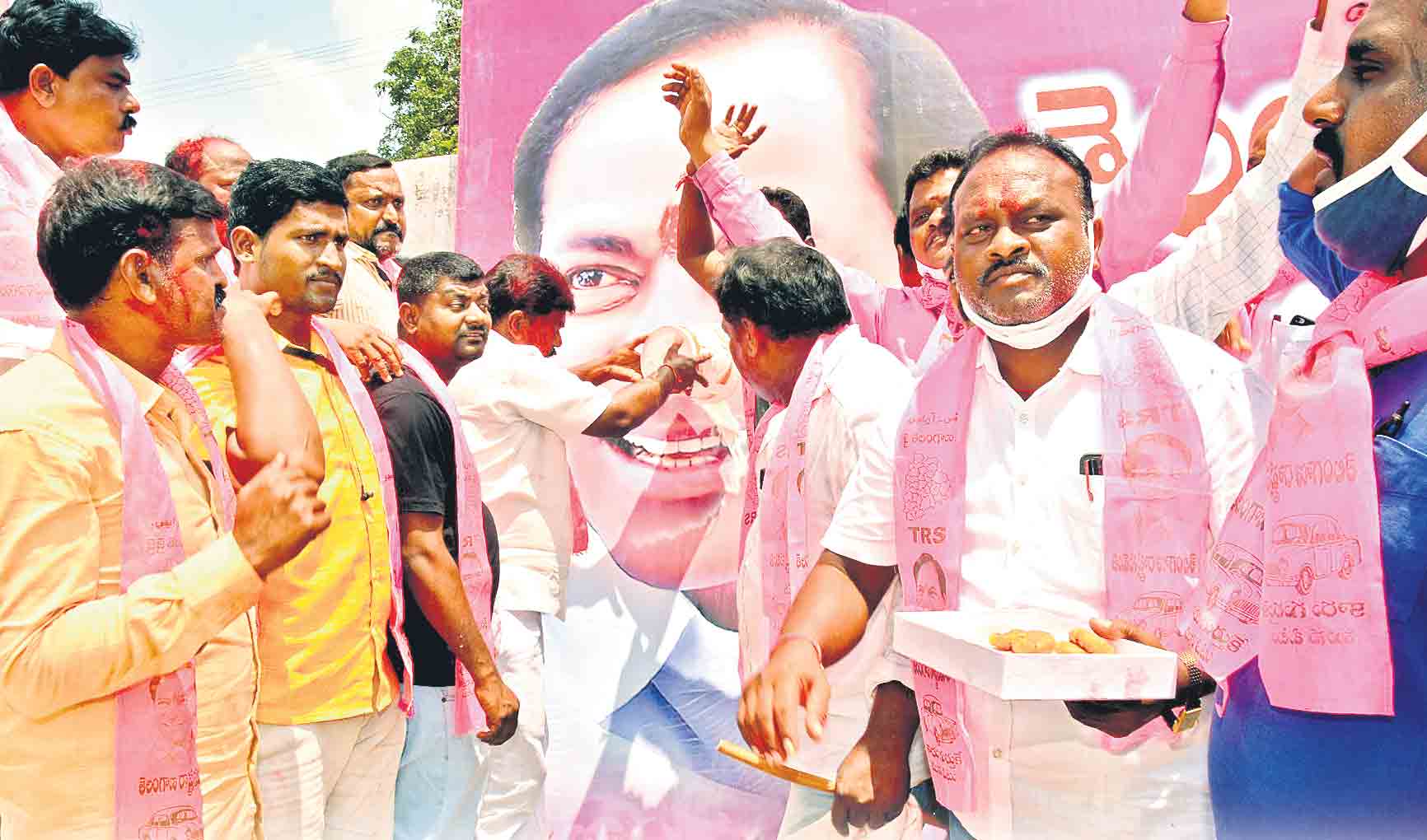 హుజూరాబాద్‌ గడ్డపై దళితబిడ్డ దరువు