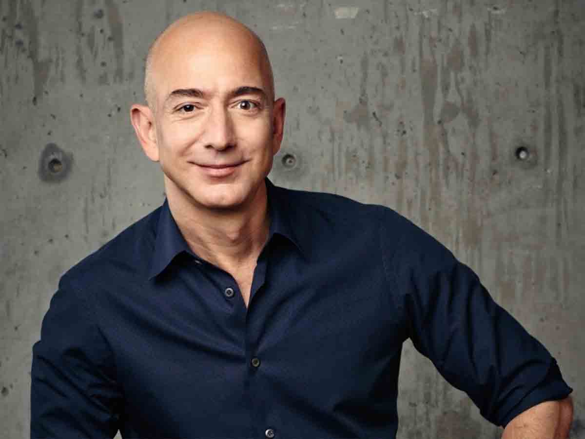 వ‌య‌సు త‌గ్గించుకునేందుకు అమెజాన్ అధినేత కోట్లు ఖ‌ర్చు పెట్టారా? అస‌లు వృద్ధాప్యాన్ని ఆప‌డం సాధ్య‌మేనా?