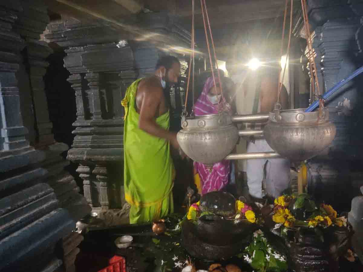 కాళేశ్వరంలో భక్తుల సందడి