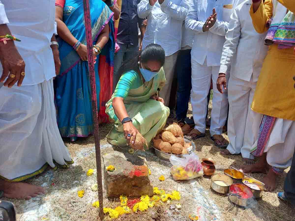 పలు అభివృద్ధి పనులను ప్రారంభించిన ఎమ్మెల్సీ కవిత