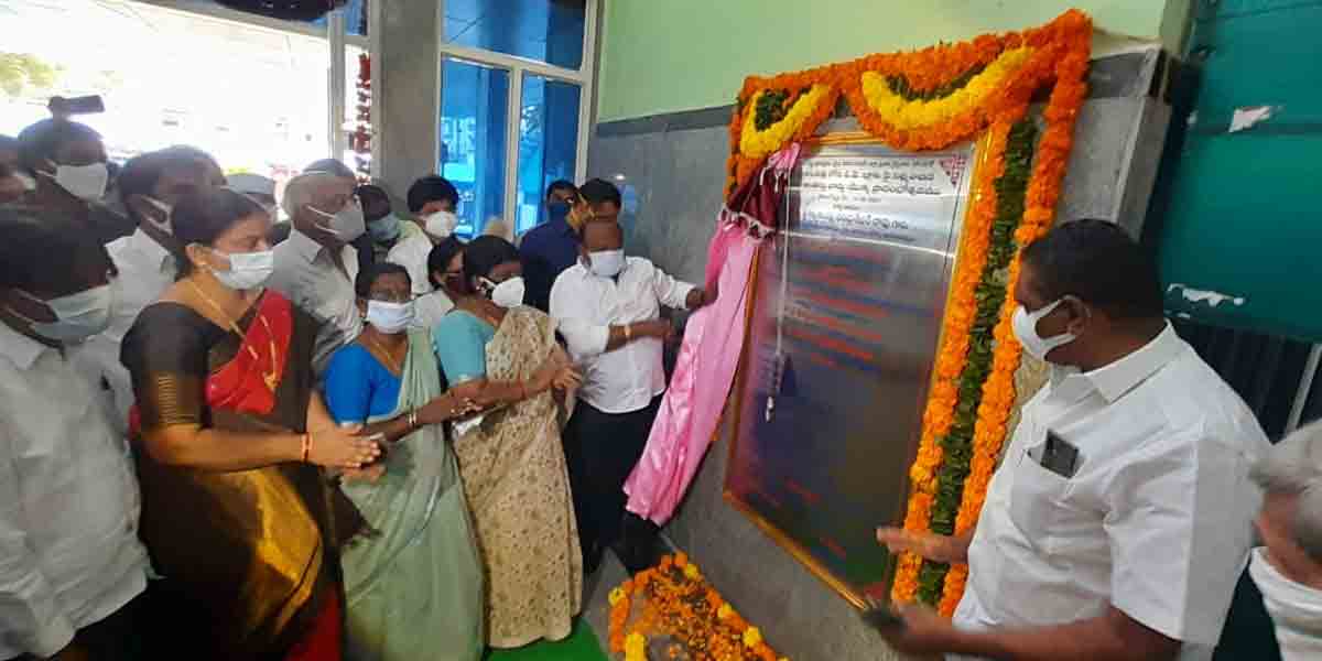 కేసీఆర్ కిట్లతో ప్రభుత్వ దవాఖానాల్లో పెరుగుతున్న ప్రసవాలు : మంత్రి గంగుల