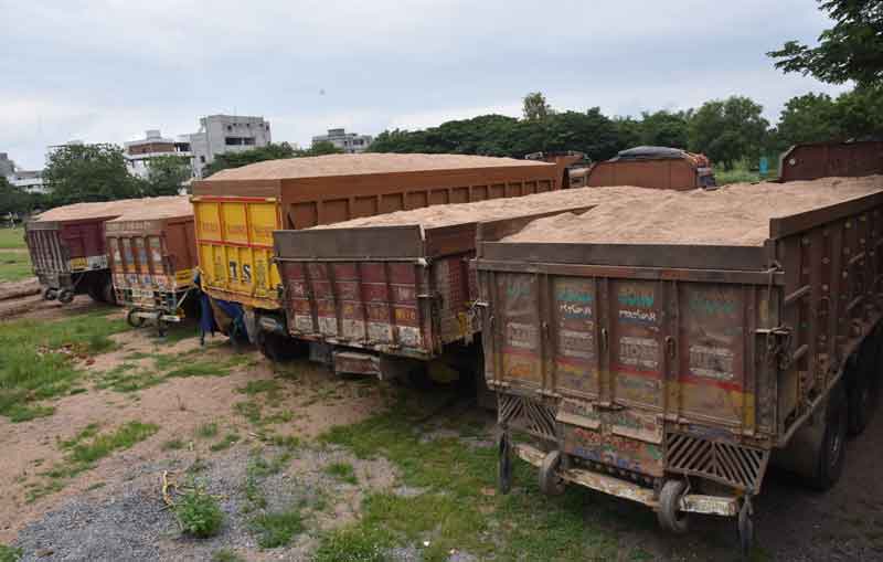 క్వారీ లీగల్‌.. దందా ఇల్లీగల్‌