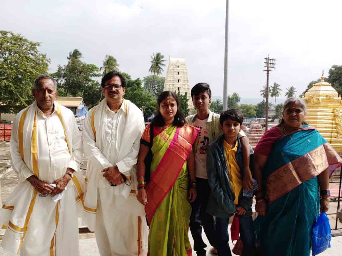 శ్రీశైల మల్లన్న సన్నిధిలో ప్రముఖులు