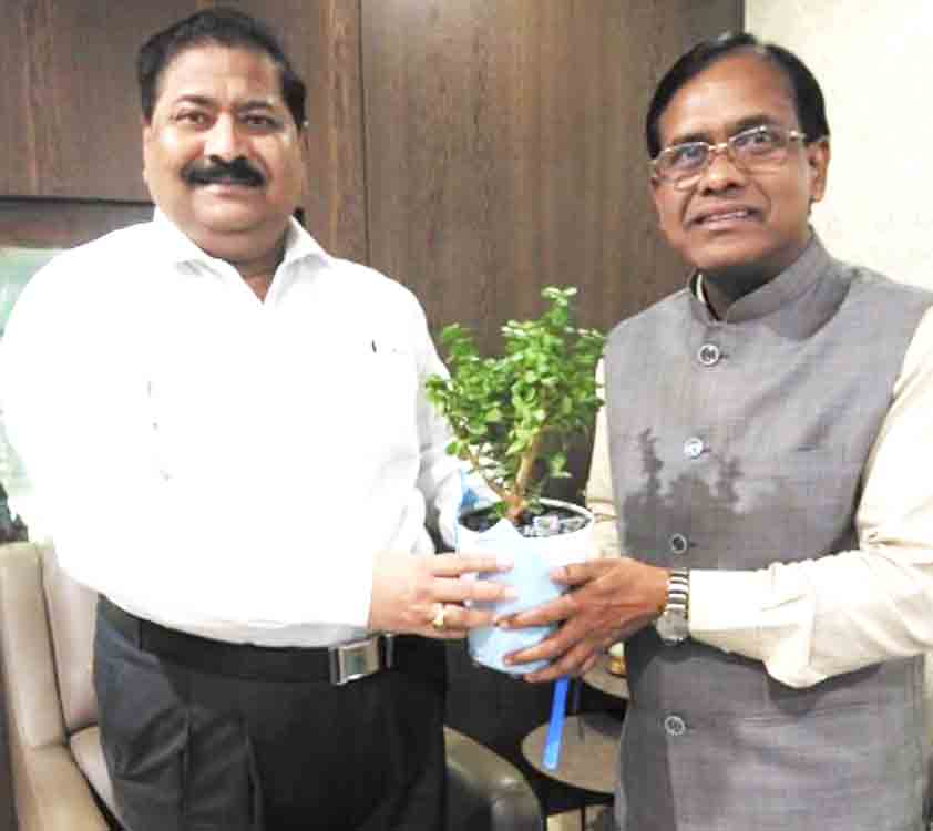 ఉన్నత విద్యామండలి చైర్మన్‌ లింబాద్రిని అభినందించిన రాష్ట్ర ఎన్నికల కమిషనర్‌